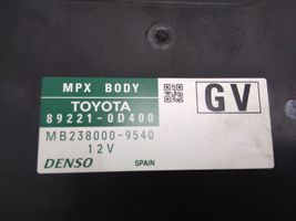 Toyota Yaris Boîte à fusibles relais 892210D400