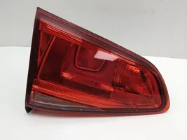 Volkswagen Golf VII Lampy tylnej klapy bagażnika 5G0945093AD