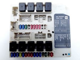 Nissan X-Trail T30 Boîte à fusibles relais 