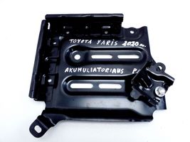 Toyota Yaris XP210 Support boîte de batterie 