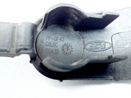 Ford Fiesta Jäähdyttimen kehyksen suojapaneelin kiinnike 8V518B069B