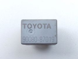 Toyota Verso Relais de commutateur feux de détresse 9008087019