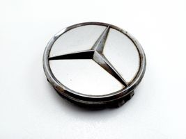 Mercedes-Benz E W211 Mozzo/copricerchi/borchia della ruota R12 2204000125