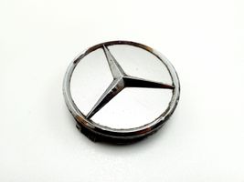 Mercedes-Benz E W211 Mozzo/copricerchi/borchia della ruota R12 2204000125