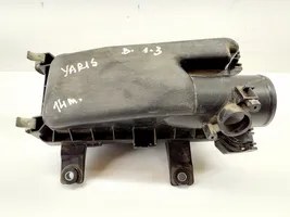 Toyota Yaris Oro filtro dėžė BS014140318