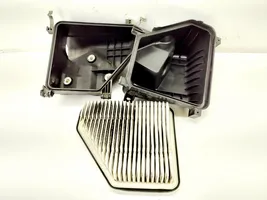 Toyota Avensis T270 Air filter box 0R04