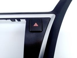 Toyota Auris E180 Radion/GPS-laitteen pääyksikön kehys 5540502450