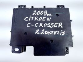 Citroen C-Crosser Boîte à fusibles relais 8637A319