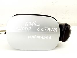 Skoda Octavia Mk3 (5E) Apdaila prie degalų bako dangtelio 5E0809702