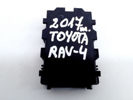 Toyota RAV 4 (XA40) Gateway valdymo modulis 8911142021