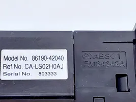 Toyota RAV 4 (XA40) Connettore plug in AUX 8619042040