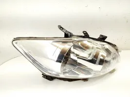 Toyota Auris 150 Lampa przednia 8111002A90