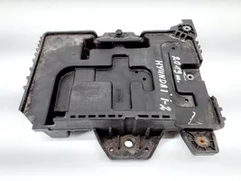 Hyundai i20 (GB IB) Vassoio scatola della batteria 37150C8500