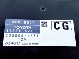 Toyota RAV 4 (XA40) Releen moduulikiinnike 8273042770A