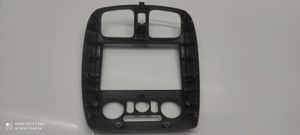 Mazda 323 F Cadre, panneau d'unité radio / GPS 55211