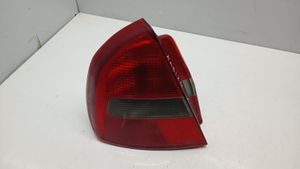 Mitsubishi Carisma Luci posteriori 151085