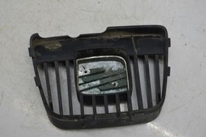 Seat Cordoba (6K) Maskownica / Grill / Atrapa górna chłodnicy 6K0853654D