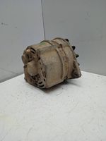 BMW 5 E28 Generatore/alternatore 0120489028