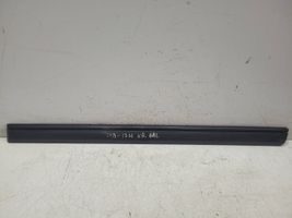 Mercedes-Benz E W124 Rivestimento portiera posteriore (modanatura) 