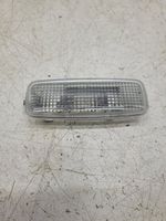 Audi TT Mk1 Illuminazione sedili posteriori 8L0947105A