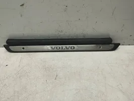 Volvo S40, V40 Etupuskurin jakajan koristelista 30818429