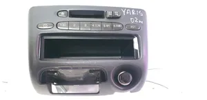 Toyota Yaris Panel / Radioodtwarzacz CD/DVD/GPS 86120-52020