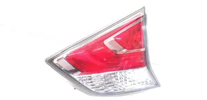 Nissan X-Trail T32 Lampy tylnej klapy bagażnika 226-17939