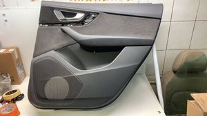 Audi Q7 4M Rivestimento del pannello della portiera posteriore 4M0867304H