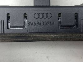 Audi A5 Lampa oświetlenia tylnej tablicy rejestracyjnej 8W6943021A