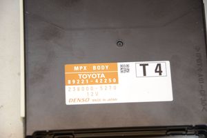 Toyota RAV 4 (XA40) Sulakemoduuli 8922142250