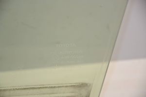 Toyota RAV 4 (XA40) Takaoven ikkunalasi 6810242190