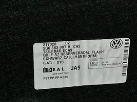 Volkswagen Golf VII Podłoga bagażnika 5G6863007H