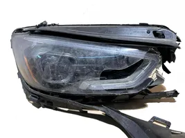 Mercedes-Benz AMG GT 4 x290 w290 Lampa przednia A2909063001