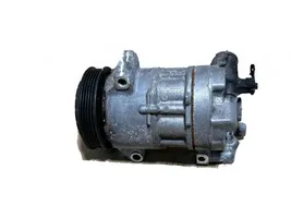 Toyota Avensis T270 Ilmastointilaitteen kompressorin pumppu (A/C) 4472500851