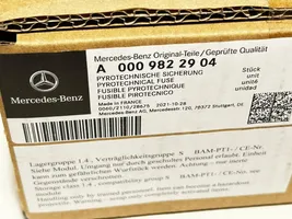 Mercedes-Benz CLA C118 X118 Fusibile relè della batteria A0009822904