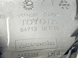 Toyota Verso Autres pièces intérieures 647130F030
