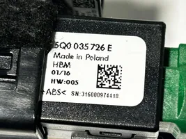 Skoda Superb B8 (3V) Gniazdo / Złącze USB 5Q0035726E