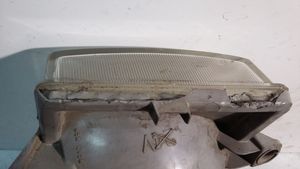 Mazda B2500 Lampa przednia 10016020