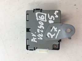 Toyota Avensis Verso Oven keskuslukituksen ohjausyksikön moduuli 8974144060