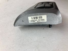 Opel Zafira B Boutons / interrupteurs volant 13208858