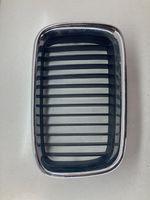 BMW 3 E36 Grille calandre supérieure de pare-chocs avant 