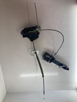 Nissan Qashqai+2 Front door lock 