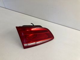 Volkswagen PASSAT B7 Lampy tylnej klapy bagażnika 