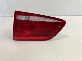 Volkswagen PASSAT B7 Lampy tylnej klapy bagażnika 3AF945094J