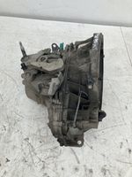 Nissan Juke I F15 Mechaninė 6 pavarų dėžė 7701700587