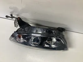 Renault Captur Lampa przednia 130702445200