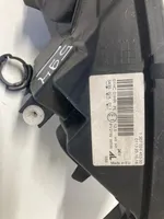 Renault Captur Lampa przednia 130702445300