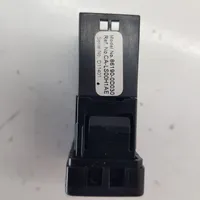 Toyota Avensis T270 USB socket connector 861900D030