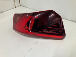 Toyota Avensis T270 Lampa tylna E214079