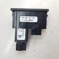 Volkswagen PASSAT B8 Connecteur/prise USB 5G0035222H